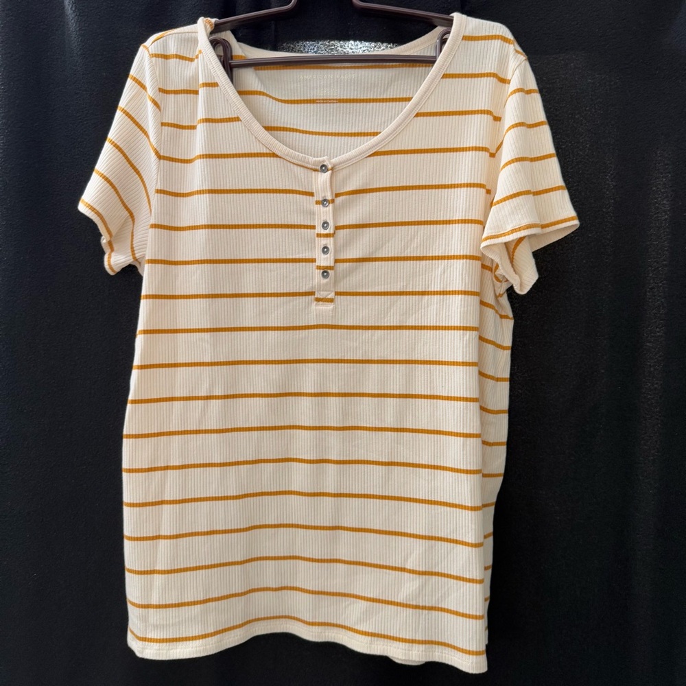 AEO ribbed yellow/white striped tee